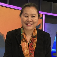 張曉松貴州師范大學二級教授、博士貴州省文化產業十佳人物貴州省婦聯“改革開放四十年勛章”獲得者長期從事貴州文化與旅游產業發展研究、文旅產業策劃與規劃、旅游人才培育等