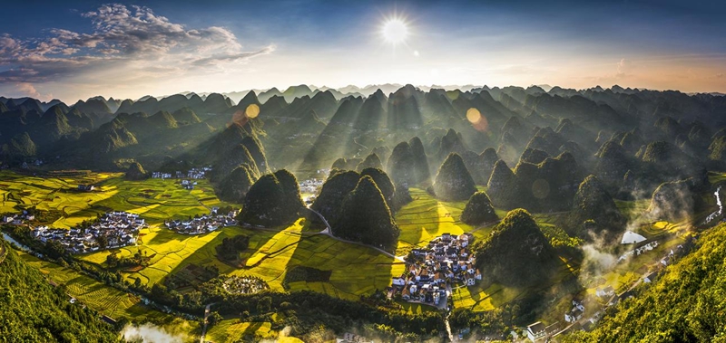 醉美萬峰林。陳劍平攝