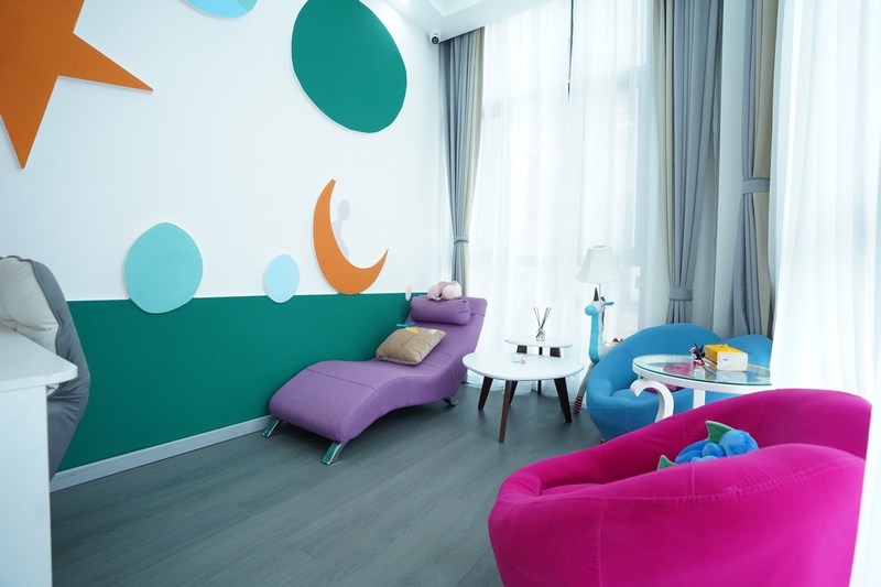 貴州省大方縣檢察院升級改造后的“守未聯盟”“一站式”詢問救助中心心理咨詢室。李濤攝