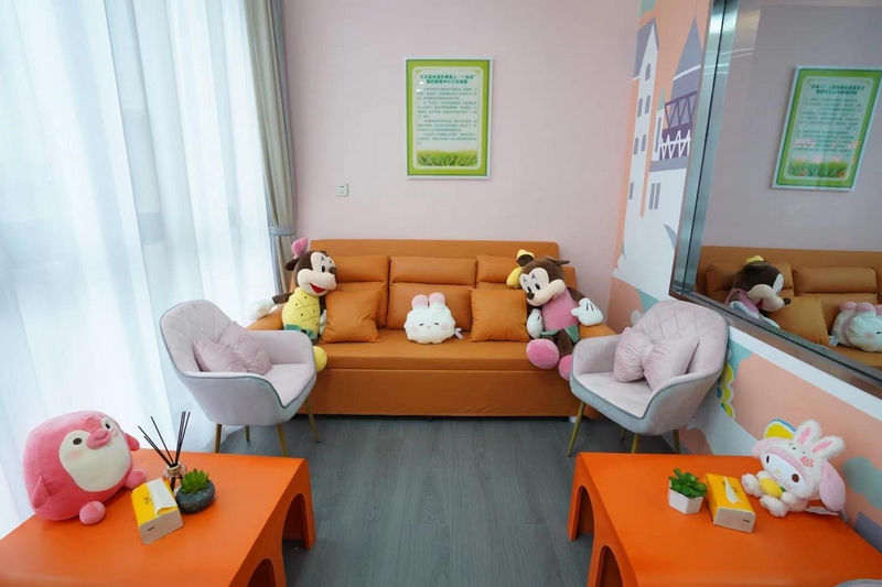 貴州省大方縣檢察院升級改造后的“守未聯盟”“一站式”詢問救助中心詢問調查室。李濤攝