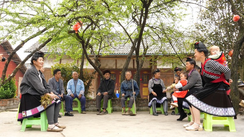 4月27日，貴州省大方縣興隆鄉菱角村村民院壩協商會。李靈攝