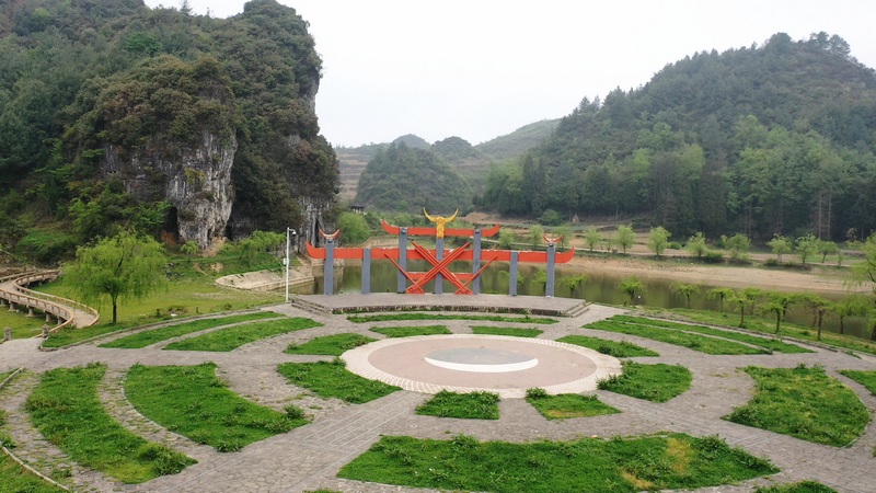 4月27日，貴州省大方縣興隆鄉菱角村菱角廣場。李靈攝