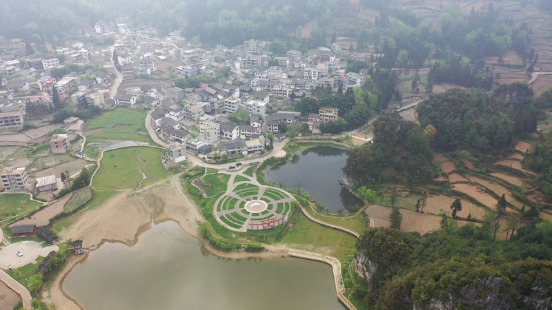 4月27日,貴州省大方縣興隆鄉菱角村菱角塘風光。李靈攝