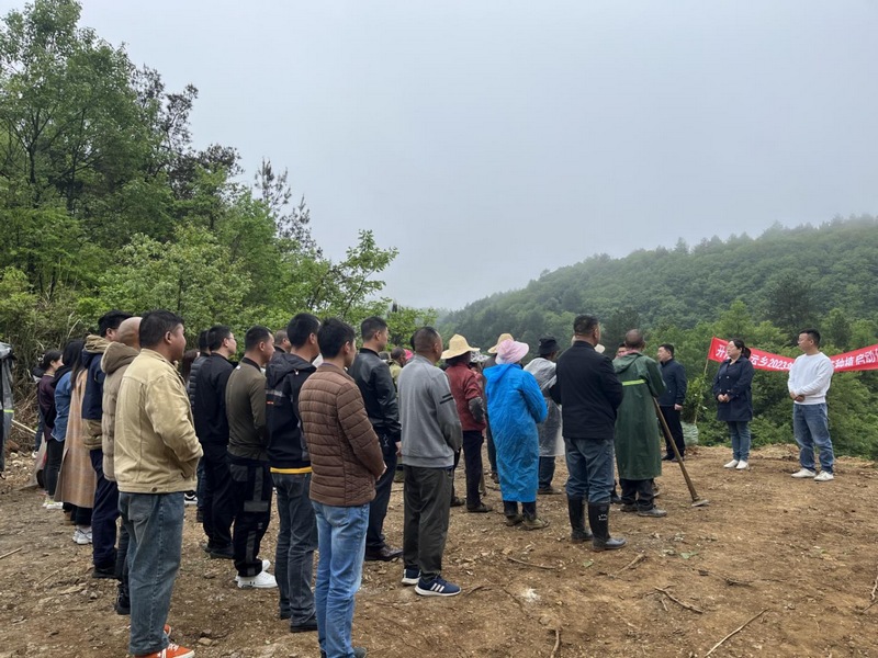 圖為：油茶種植開工儀式.jpg