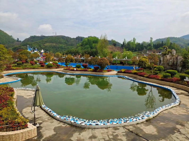 貴州省大方縣核桃鄉木寨社區冰翔水上樂園一角。田超攝