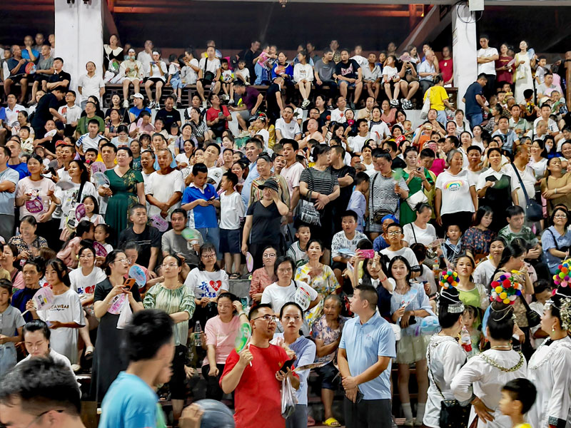 榕江縣“村超”觀眾席。