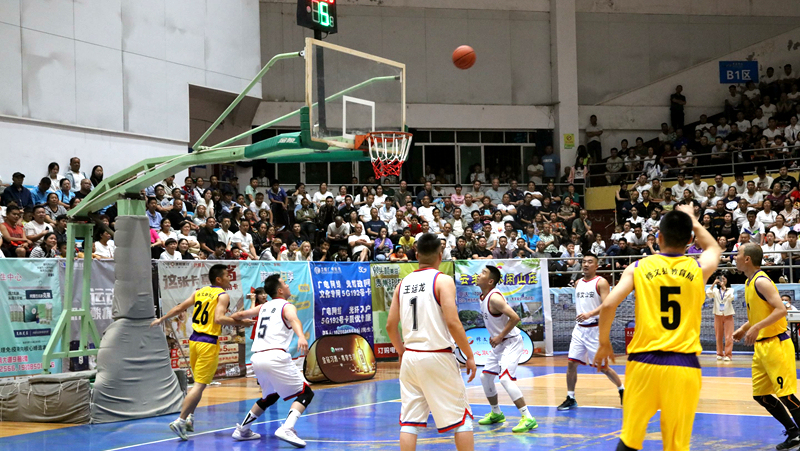 球員們頑強拼搏的競技精神、精湛嫻熟的球技 。杜開雪攝