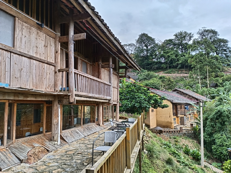 板萬村吊腳樓。