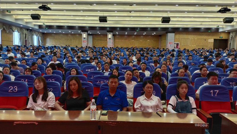 大方三中培訓(xùn)會(huì)場(chǎng)1 王永明攝.jpg