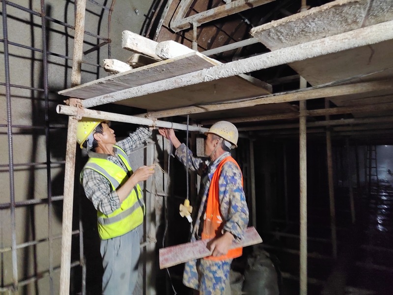 2023年7月25日,大方縣白巖水庫施工現(xiàn)場。(趙遠(yuǎn)蘭 攝).jpg