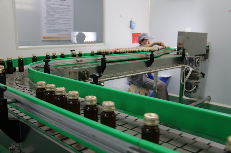 生產(chǎn)刺梨原液。，