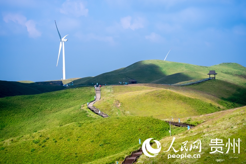 航拍韭菜坪景區(qū)。人民網(wǎng) 涂敏攝