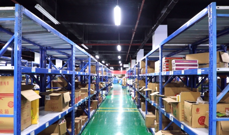 都勻新路電子商務公司貨倉。黔南師院供圖