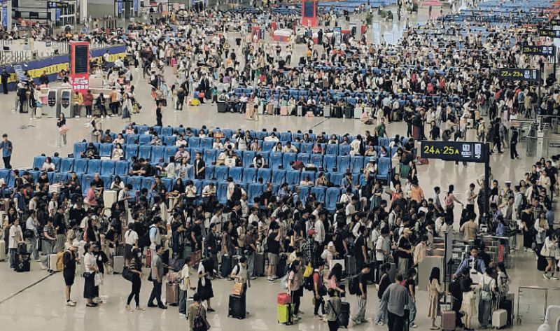 9月29日,俯瞰貴陽北站候車大廳。