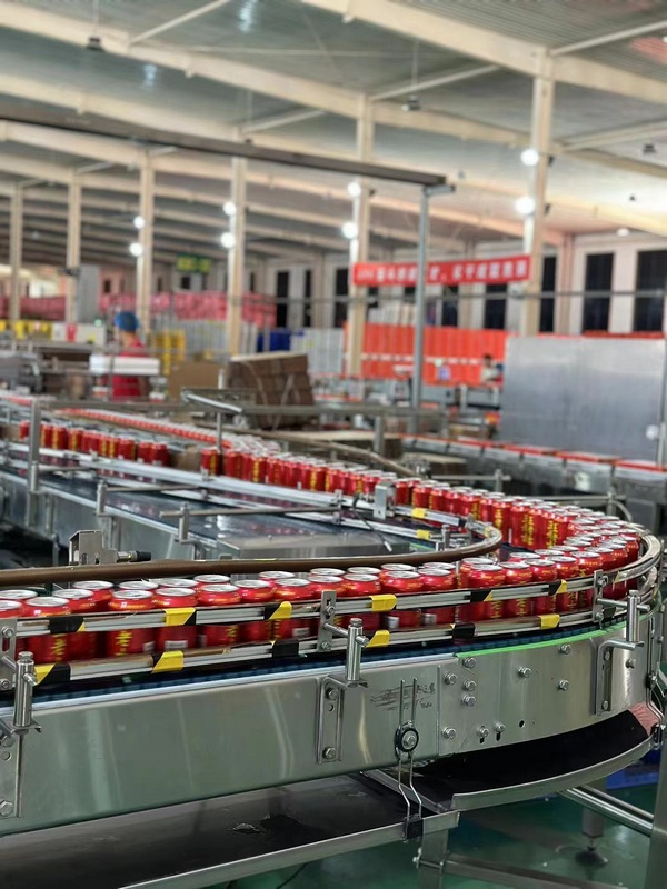 貴州王老吉刺檸吉產(chǎn)業(yè)發(fā)展有限公司生產(chǎn)車間。 何宇澈攝