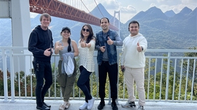 歐亞國家記者體驗貴州特色橋旅融合