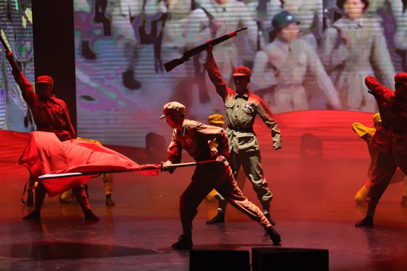 情景表演《中國人民解放軍軍歌》。