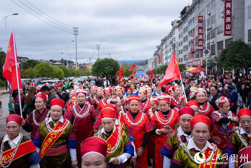 貴州黃平“蘆笙會”游演現場。人民網記者 涂敏攝