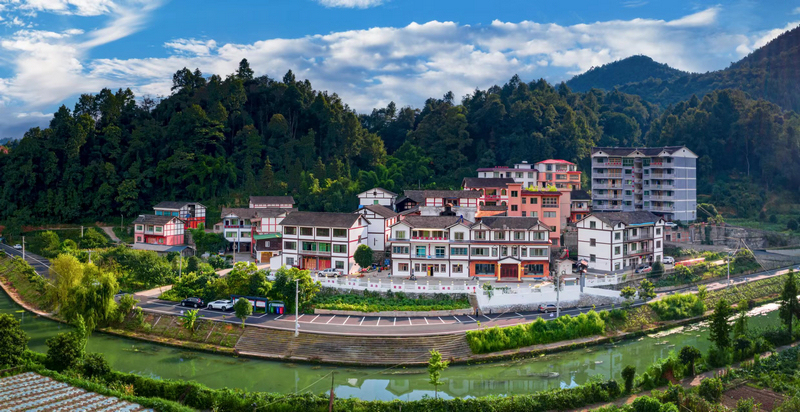 新場村瓦房堡組。新場村供圖