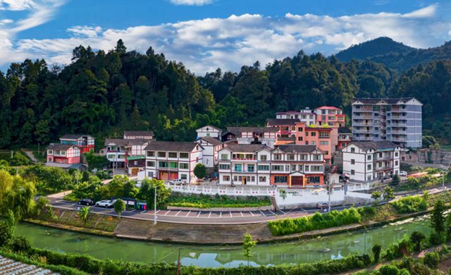 綏陽(yáng)：深入推進(jìn)城鄉(xiāng)環(huán)衛(wèi)一體化 建設(shè)美麗宜居鄉(xiāng)村