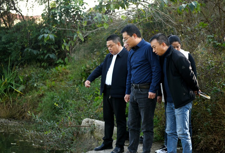 唐友波開展“四下基層”暨巡河工作。