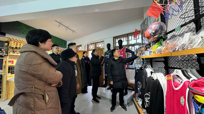 調研組參觀“村BA”體驗館。