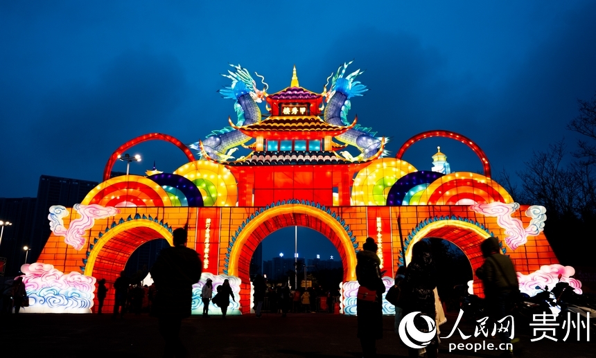 2024年貴陽市觀山湖燈會廟市。人民網(wǎng) 陽茜攝