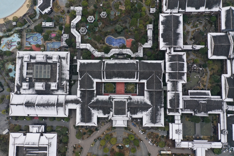 劍河縣仰阿莎溫泉小鎮以中式院落布局打造,80多個泡池散落其間。楊家孟攝