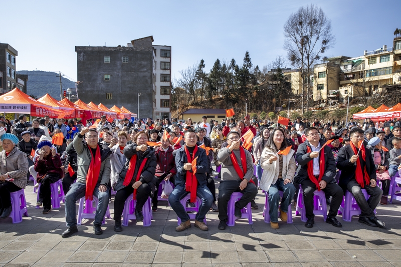 2月4日,赫章縣文聯開展文化進萬家文藝匯演現場。劉勇攝