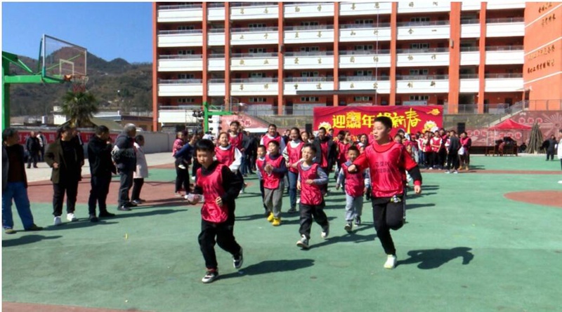 修文縣谷堡鎮(zhèn)烏栗村開展“迎龍年 賀新春”活動。