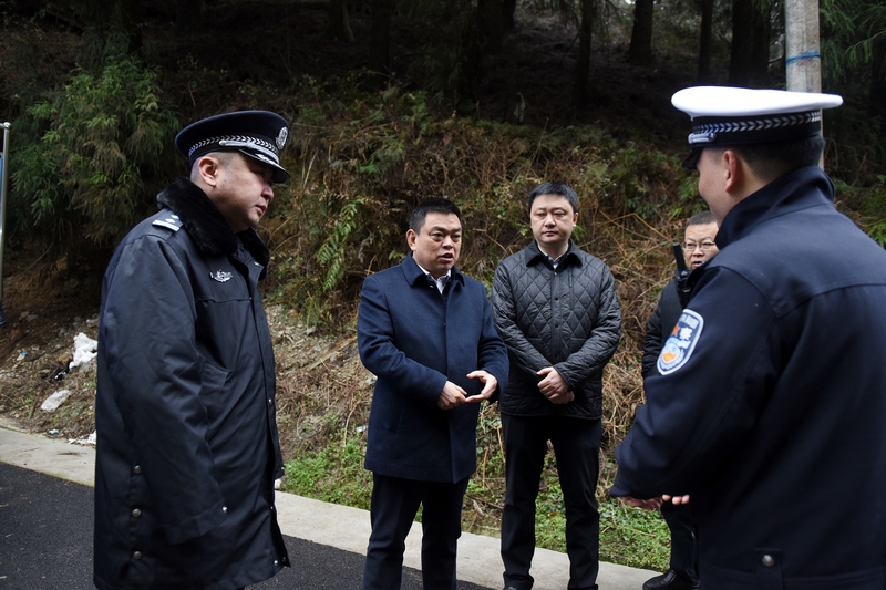 唐友波到天龍鎮、樂平鎮檢查低溫凝凍天氣安全工作。