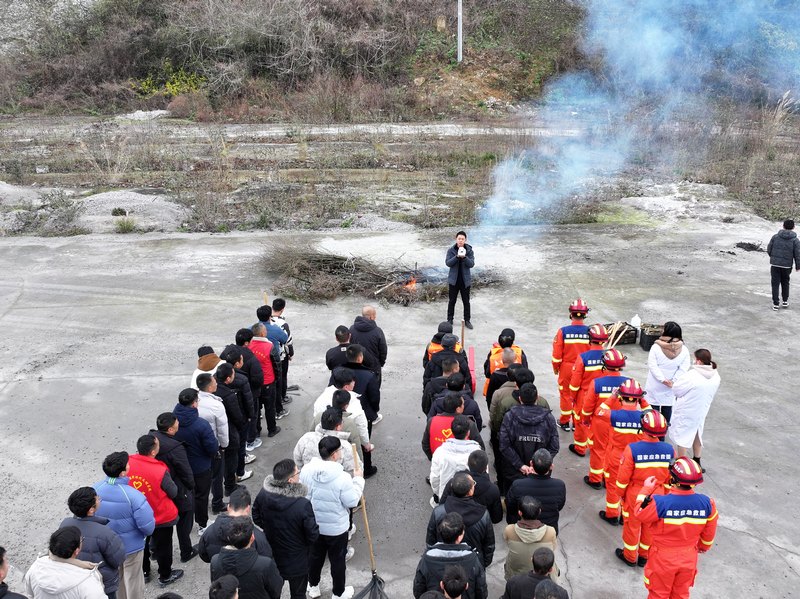 金中鎮(zhèn)接令集結(jié)、安排任務(wù)。