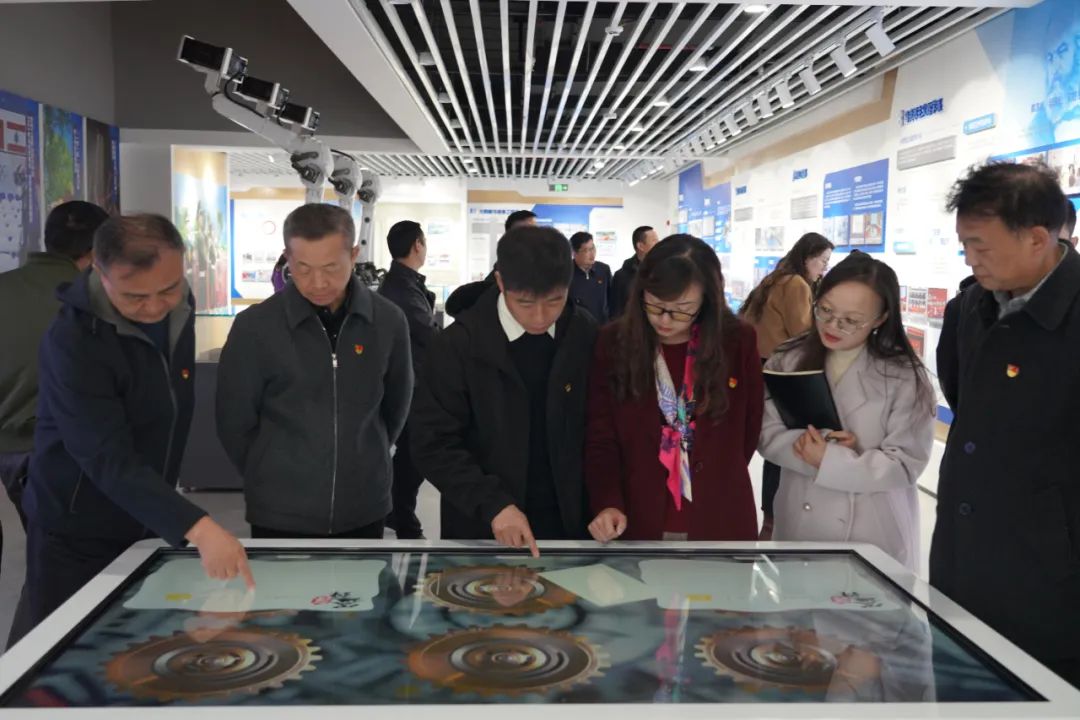 沉浸式、體驗(yàn)式學(xué)習(xí)。