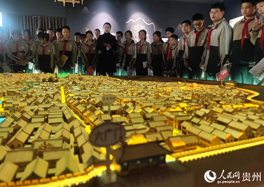 展覽館一角。人民網(wǎng) 龍章榆攝