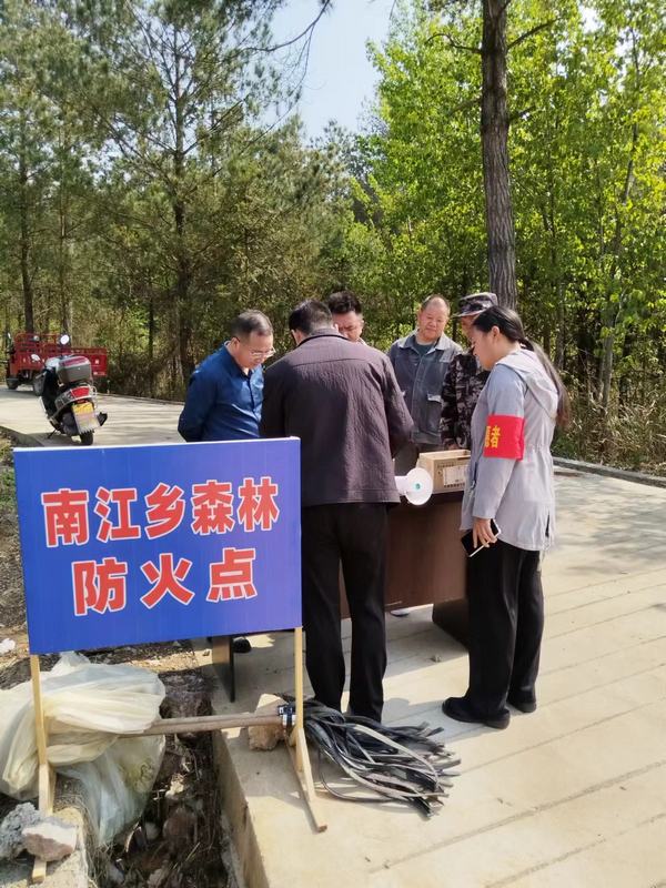圖為：進村入戶宣傳.jpg