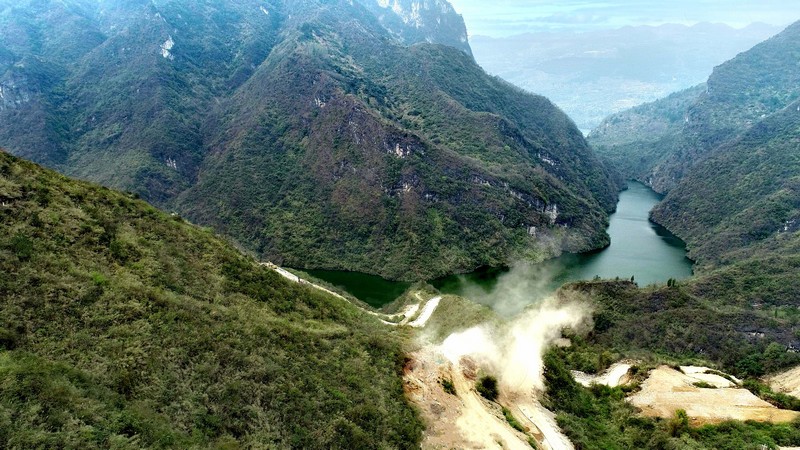 貴陽抽水蓄能電站工程首次爆破作業航拍。