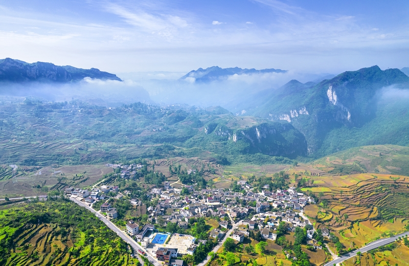 2024年5月5日，貴州省黔西市五里布依族苗族鄉中心村景色（無人機照片）。