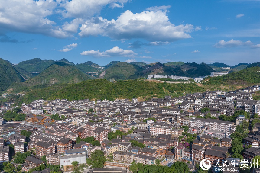 航拍仁懷市茅臺鎮。人民網 陽茜攝