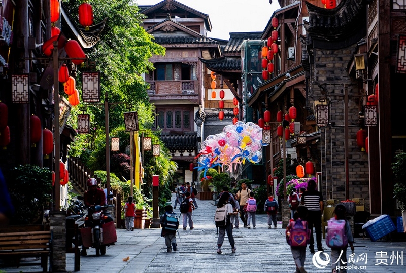 6、茅臺鎮楊柳街。人民網  陽茜  攝