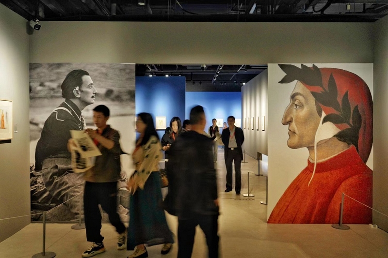 貴陽國際發布中心曾舉辦天才大師達利藝術特展,吸引了了大量藝術愛好者前來觀展。貴陽國際時尚發布中心供圖