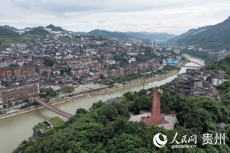 茅臺渡口紀念碑。人民網記者 翁奇羽攝