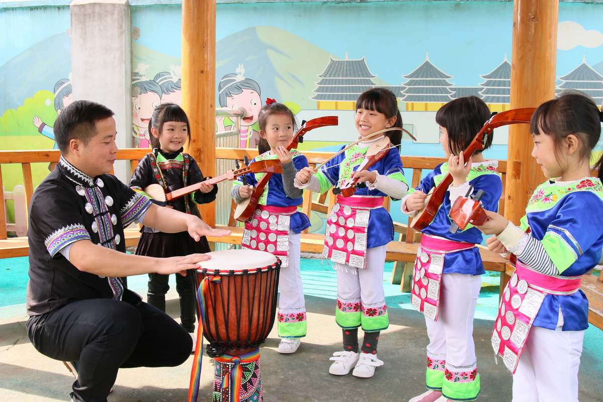 “五育”并舉，各民族學生接受良好的基礎教育