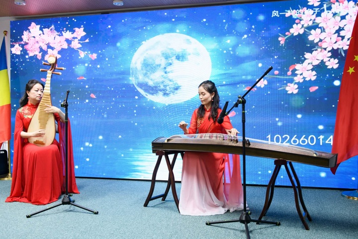 貴州歌舞劇院藝術家表演。傅永山攝