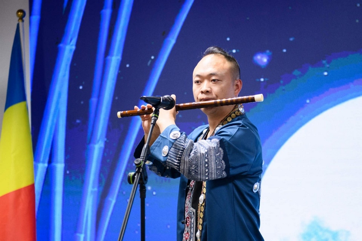 貴州歌舞劇院藝術家表演。傅永山攝