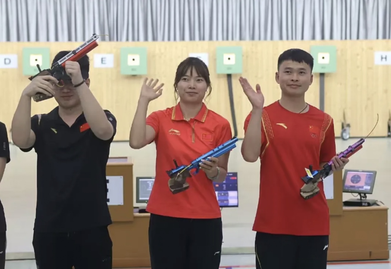 錢(qián)微、謝瑜獲得混團(tuán)銅牌。