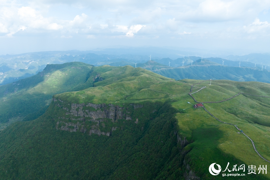 航拍韭菜坪景區。人民網記者 涂敏攝