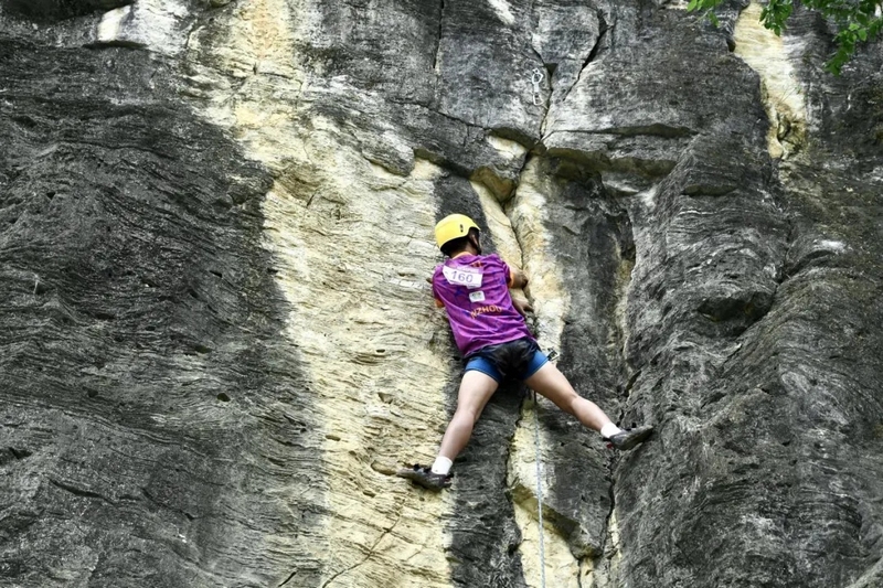 安龍篤山攀巖訓練基地。