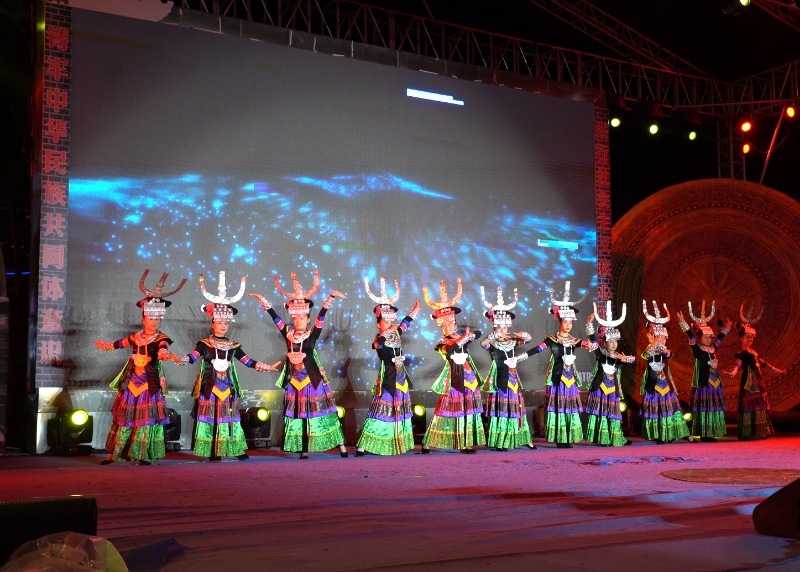 5 圖為荔波古鎮演出。.jpg