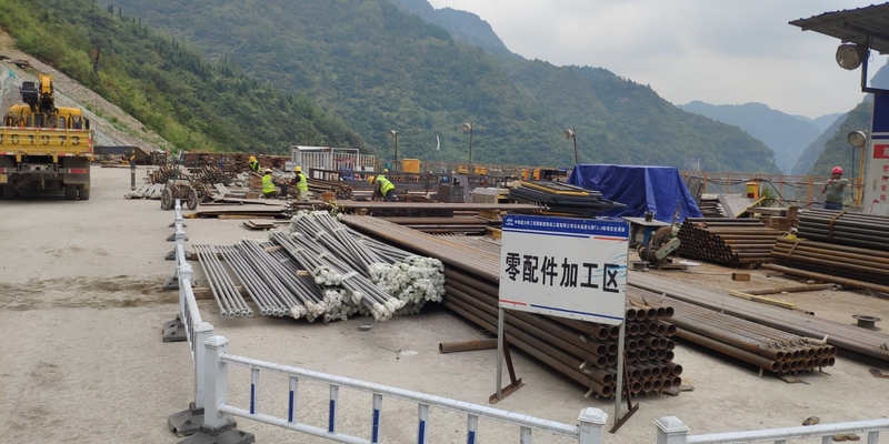 (3)國慶期間,烏長高速TJ-3標項目2#主塔施工現場。 龔曉宏 攝