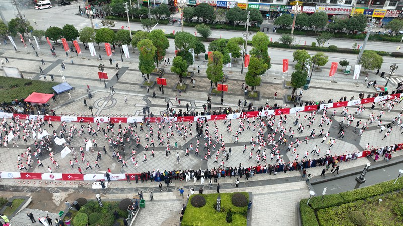 運(yùn)動(dòng)會(huì)跑步比賽。